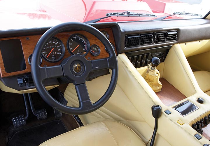 Lamborghini LM002 Interior